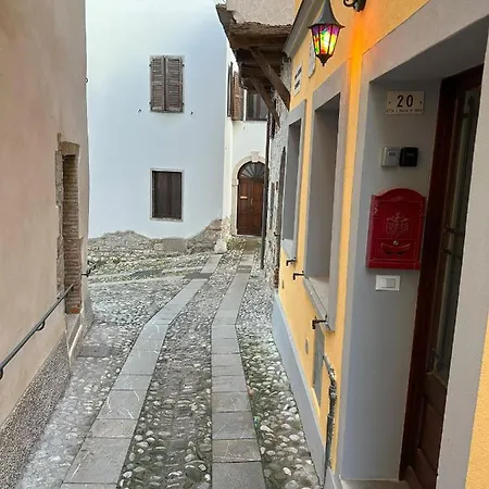 Casa Medievale بيت ضيافة *